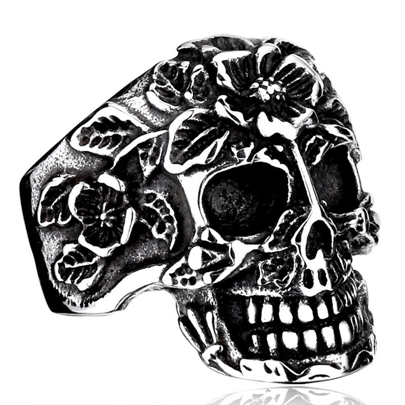 Skull Pattern Ring Rebel & Chain