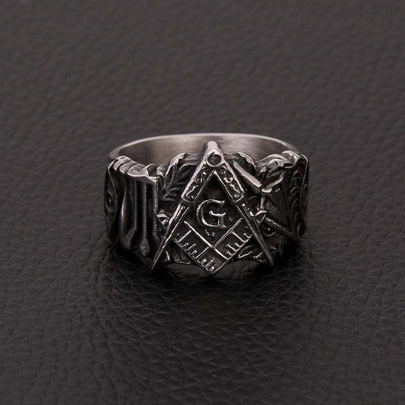 Vintage Metal Masonic Ring Rebel & Chain